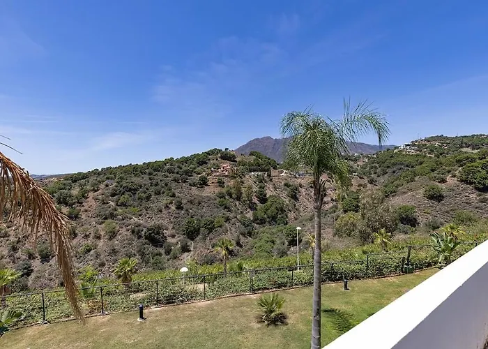 Apartamento Luxurious At Hills With Stunning Views