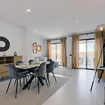 Luxurious At Hills With Stunning Views Apartament *