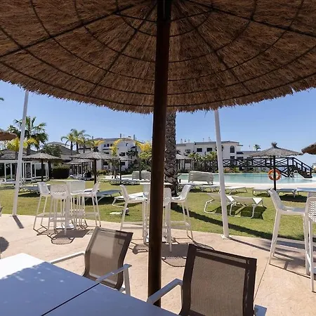 Luxurious At Hills With Stunning Views شقة إِستيبونا