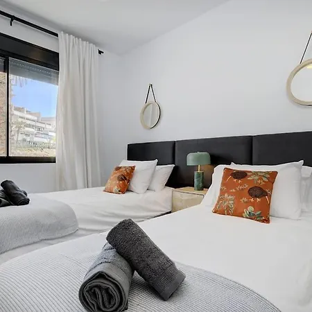 Luxurious At Hills With Stunning Views Apartament *