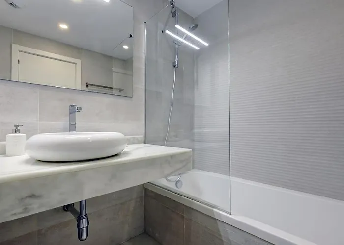 Luxurious At Hills With Stunning Views