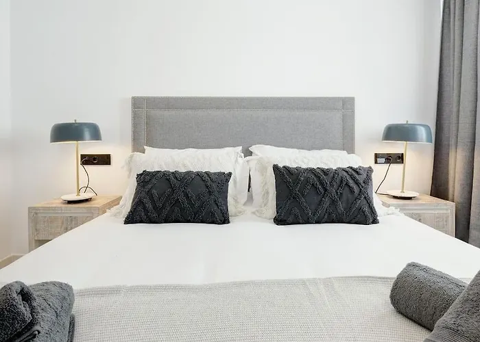 Luxurious At Hills With Stunning Views Apartment *