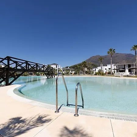 Luxurious At Hills With Stunning Views شقة *